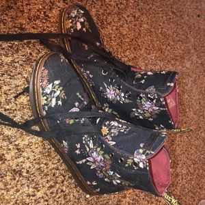 Dr. Martens Floral Hackney boot